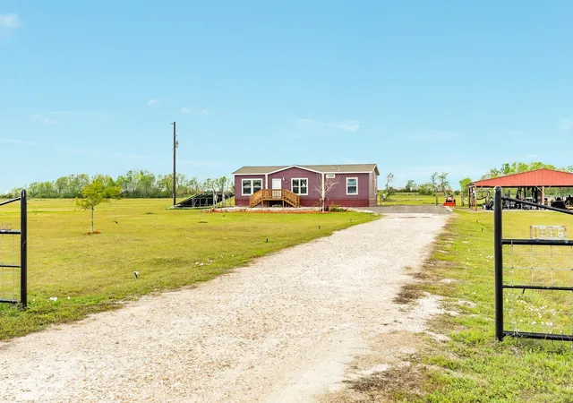 Photo 1 of Sale Pending at 1886 County Rd 212, Angleton, TX 77515 | MLS# 35781485 | Listing updated on 2026-08-08