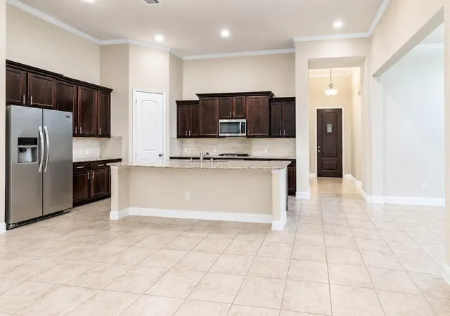 Photo 3 of Single family home for sale at 320 Woodway Dr, League City, TX 77573 | MLS# 46949214 | Listing updated on 2026-07-16