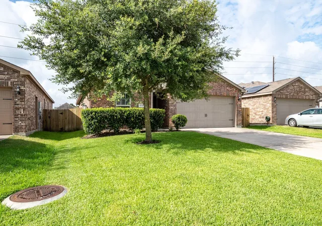 Photo 2 of Single family home for sale at 11126 Blue Grv Dr, Humble, TX 77396 | MLS# 52257432 | Listing updated on 2026-09-19