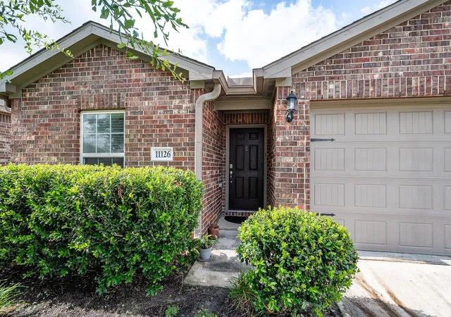 Photo 3 of Single family home for sale at 11126 Blue Grv Dr, Humble, TX 77396 | MLS# 52257432 | Listing updated on 2026-09-19