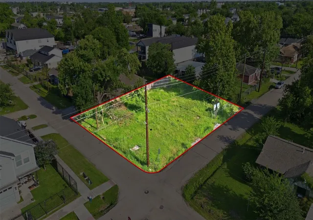 Photo 3 of Land for sale at 523 E 39th Street, Houston, TX 77022 | MLS# 62342749 | Listing updated on 2026-06-16