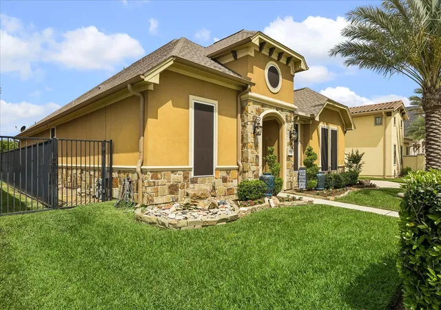 2nd image of 628 Appia Dr, Kemah, TX 77565 | MLS# 90105769