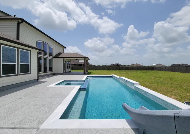 3rd image of 2470 Diamond D Dr, Beaumont, TX 77713 | MLS# 8902463