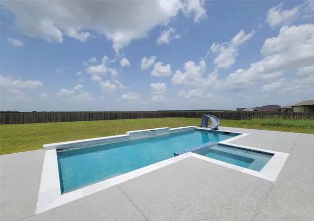 5th image of 2470 Diamond D Dr, Beaumont, TX 77713 | MLS# 8902463