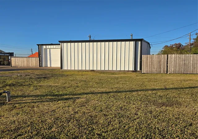 2nd image of 215 Fresa Rd, Pasadena, TX 77502 | MLS# 94431798