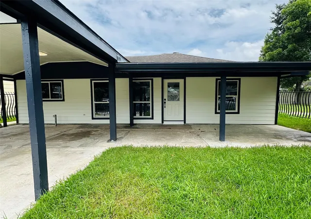 Photo 2 of Single family home for sale at 7347 Remegan Rd, Houston, TX 77033 | MLS# 18667102 | Listing updated on 2026-09-01