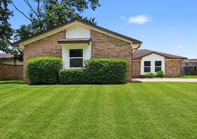 Photo 2 of Single family home for sale at 1915 Fernspray Ln, Houston, TX 77084 | MLS# 3057511 | Listing updated on 2026-07-22