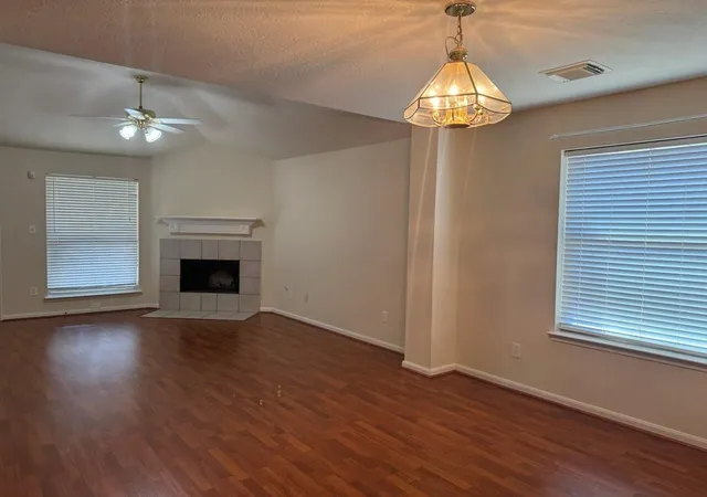 Photo 3 of Single family home for sale at 11007 Indus St, Houston, TX 77089 | MLS# 62770379 | Listing updated on 2026-08-01