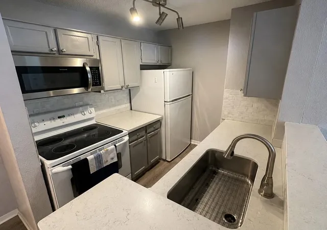 5th image of 2121 Hepburn St #810, Houston, TX 77054 | MLS# 50092518