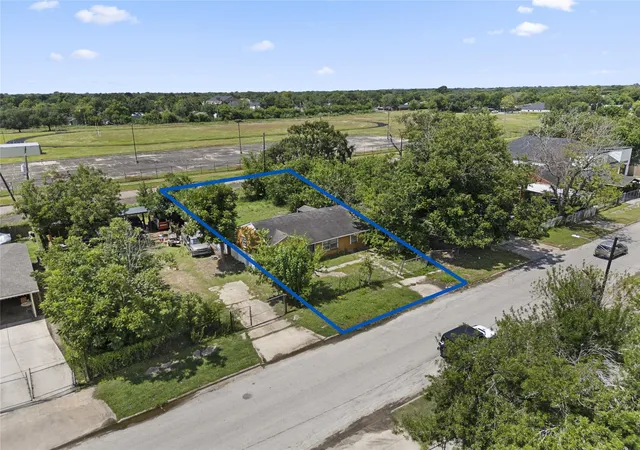 Homes for sale in Houston, TX | 5238 Pershing St, Houston, TX 77033 | MLS# 28606985