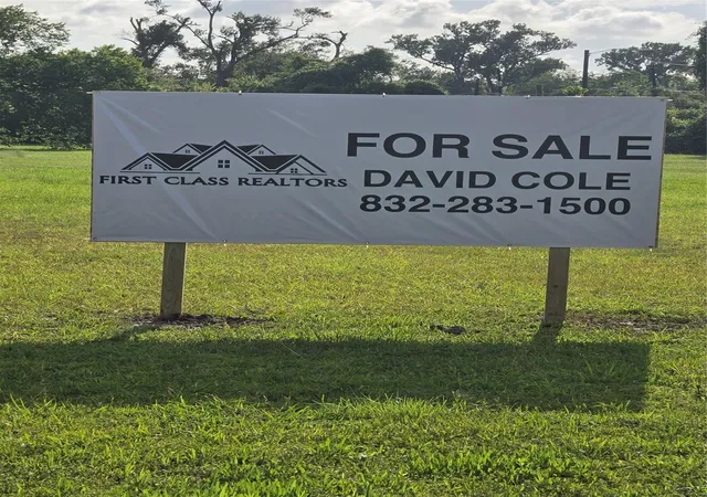 1st image of 7417 E Houston Rd, Houston, TX 77028 | MLS# 89802314