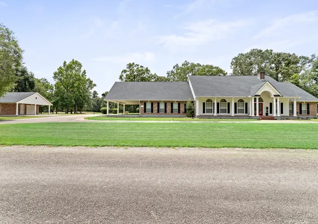 2nd image of 133 Holly Dr, Village Mills, TX 77663 | MLS# 28421868
