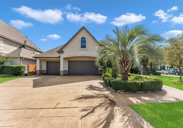 Photo 3 of Sale Pending at 16606 Bridge Crk Fls Ct, Spring, TX 77379 | MLS# 90981852 | Listing updated on 2026-09-15
