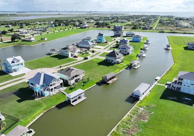 4th image of 1820 Laguna Harbor Cove Blvd, Port Bolivar, TX 77650 | MLS# 20075236