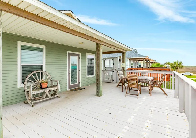 Homes for sale in Surfside Beach, TX | 433 Seabean St, Surfside Beach, TX 77541 | MLS# 10117134