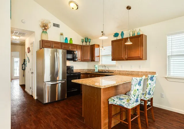 Photo 4 of Single family home for sale at 433 Seabean St, Freeport, TX 77541 | MLS# 10117134 | Listing updated on 2026-08-24
