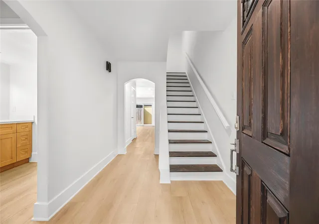 2nd image of 13194 Trail Hollow Dr #3194, Houston, TX 77079 | MLS# 92393296