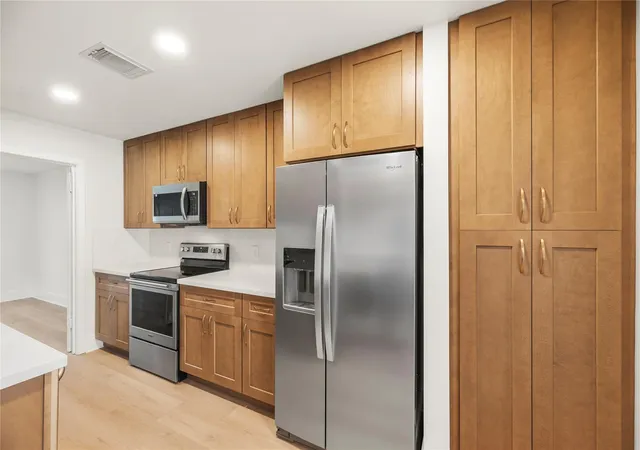 5th image of 13194 Trail Hollow Dr #3194, Houston, TX 77079 | MLS# 92393296