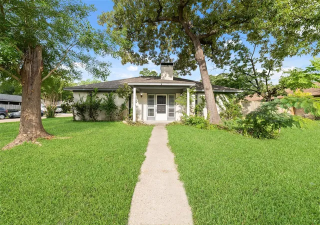 Photo 1 of Sale Pending at 23303 Cyn Lake Dr, Spring, TX 77373 | MLS# 31188672 | Listing updated on 2026-08-31