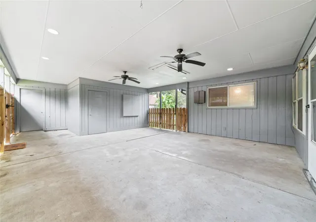 Photo 3 of Sale Pending at 23303 Cyn Lake Dr, Spring, TX 77373 | MLS# 31188672 | Listing updated on 2026-08-31