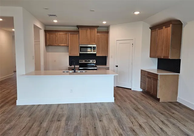 Photo 3 of Single family home for sale at 12204 Lexington Hts Dr, Willis, TX 77318 | MLS# 40050167 | Listing updated on 2026-08-31