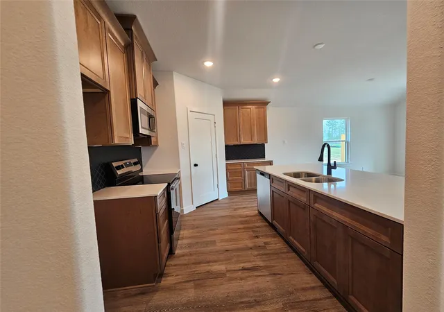 Photo 3 of Single family home for sale at 12204 Lexington Hts Dr, Willis, TX 77318 | MLS# 40050167 | Listing updated on 2026-08-31
