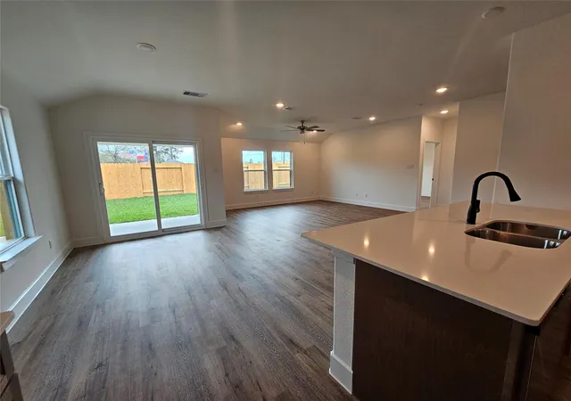 Photo 4 of Single family home for sale at 12204 Lexington Hts Dr, Willis, TX 77318 | MLS# 40050167 | Listing updated on 2026-08-31