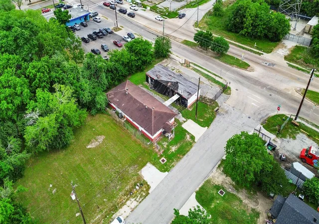 3rd image of 3725 Reed Rd, Houston, TX 77051 | MLS# 45929811