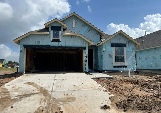 2nd image of 17911 Oakwood Stream Dr, Webster, TX 77598 | MLS# 33624091