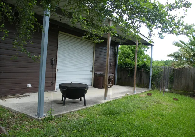 5th image of 729 17Th St, Dickinson, TX 77539 | MLS# 17550064