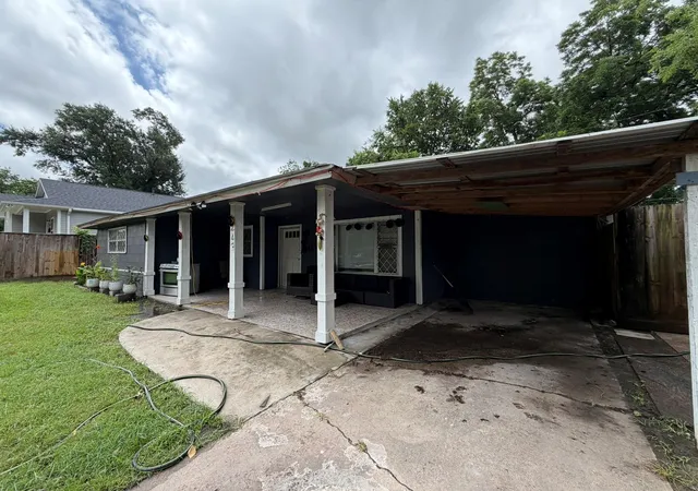 Photo 2 of Single family home for sale at 247 Hohldale St, Houston, TX 77022 | MLS# 63168218 | Listing updated on 2026-06-19