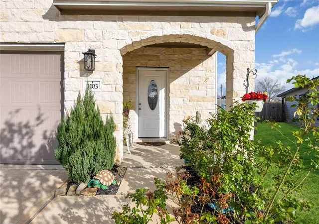 3rd image of 1103 Magnolia Branch Ln, Tomball, TX 77375 | MLS# 78109352