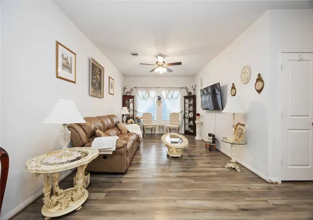 5th image of 1103 Magnolia Branch Ln, Tomball, TX 77375 | MLS# 78109352