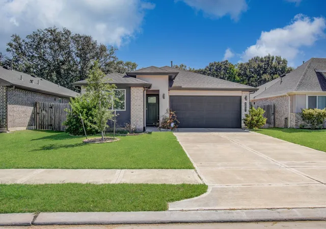 1st image of 5047 Natchez Tr, Fresno, TX 77545 | MLS# 31585208