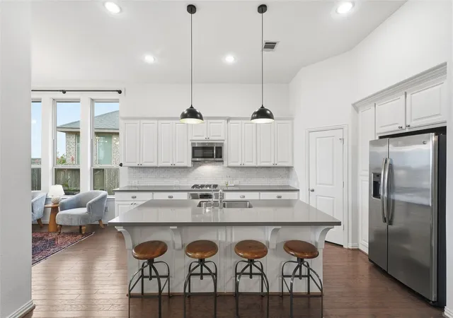 Photo 3 of Single family home for sale at 28007 Castle Park Ln, Fulshear, TX 77441 | MLS# 96494294 | Listing updated on 2026-08-06