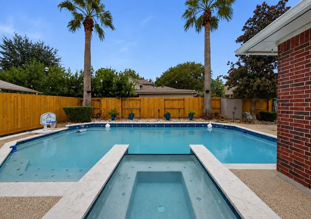 Photo 3 of Single family home for sale at 9415 Kari Springs Ct, Houston, TX 77040 | MLS# 83642317 | Listing updated on 2026-09-20