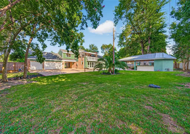 Photo 3 of Mansion for sale at 1202 Briar Byp Dr, Houston, TX 77077 | MLS# 47937367 | Listing updated on 2026-09-13