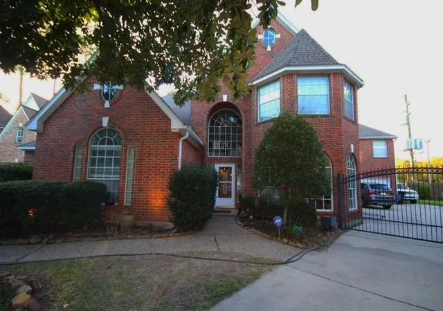 Photo 2 of Single family home for sale at 7006 Centre Grv Dr, Houston, TX 77069 | MLS# 51880468 | Listing updated on 2026-09-19
