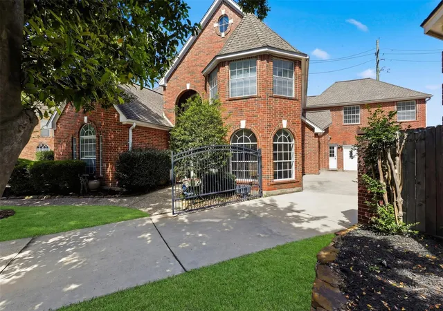Photo 3 of Single family home for sale at 7006 Centre Grv Dr, Houston, TX 77069 | MLS# 51880468 | Listing updated on 2026-09-19