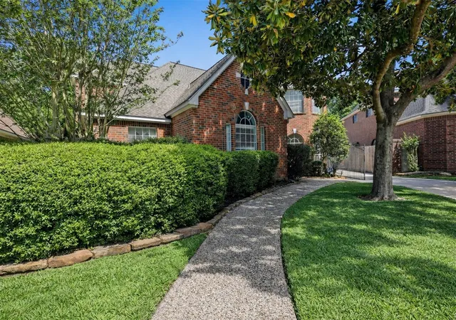 Photo 4 of Single family home for sale at 7006 Centre Grv Dr, Houston, TX 77069 | MLS# 51880468 | Listing updated on 2026-09-19