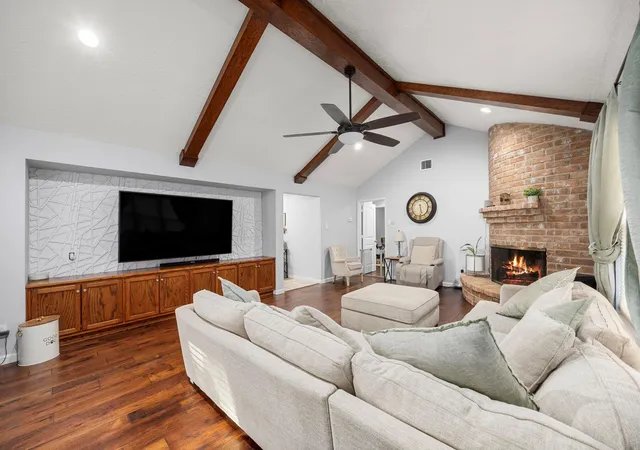 Photo 4 of Single family home for sale at 9714 Cantertrot Dr, Humble, TX 77338 | MLS# 68466803 | Listing updated on 2026-09-12