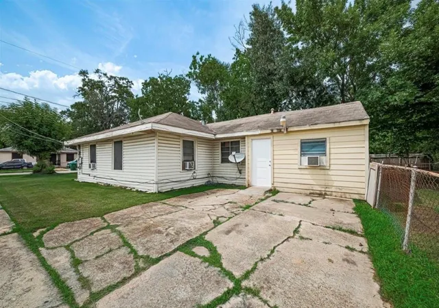 Photo 3 of Multi family home for sale at 6741 Goforth St #A, Houston, TX 77021 | MLS# 11987517 | Listing updated on 2026-08-10