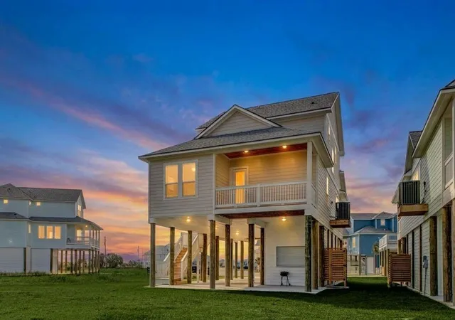 Photo 3 of Single family home for sale at 4010 Miramar Ct, Galveston, TX 77554 | MLS# 75952107 | Listing updated on 2026-09-08