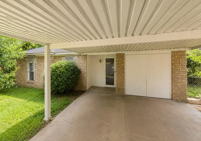 1st image of 1402 Center St, Richmond, TX 77469 | MLS# 53140180