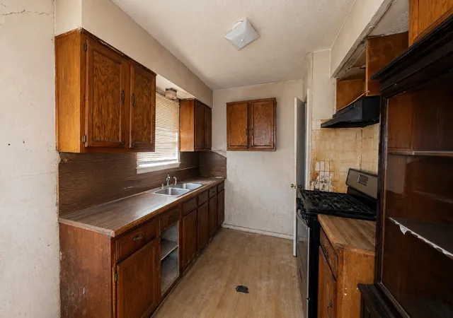 4th image of 1402 Center St, Richmond, TX 77469 | MLS# 53140180