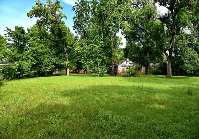 Photo 3 of Sale Pending at 4518 Wayne St, Houston, TX 77026 | MLS# 39725532 | Listing updated on 2026-07-22