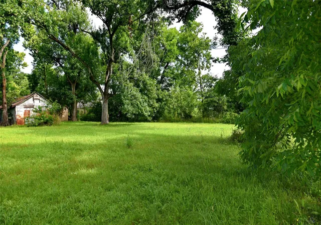 Photo 3 of Sale Pending at 4518 Wayne St, Houston, TX 77026 | MLS# 39725532 | Listing updated on 2026-07-22