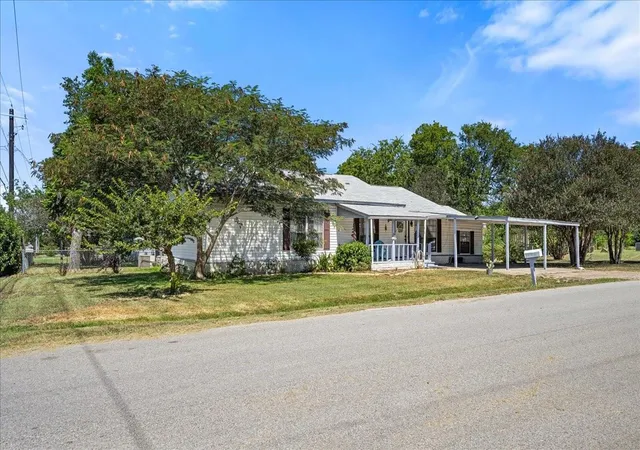 24th image of 1206 W 8th St, Caldwell, TX 77836 | MLS# 26420969