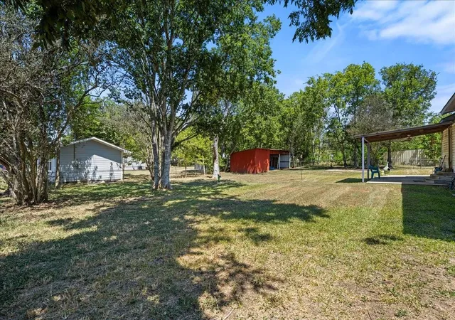 3rd image of 1206 W 8Th St, Caldwell, TX 77836 | MLS# 26420969