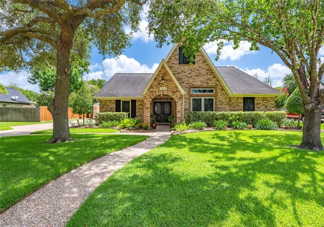 1st image of 1603 White Wing Cir, Friendswood, TX 77546 | MLS# 56417173
